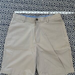 Brooks Brothers Tan Flat Front Shorts. Size 32